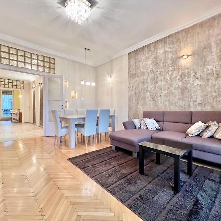 Exclusive Colourful Flat In The City บูดาเปสต์ ภายนอก รูปภาพ