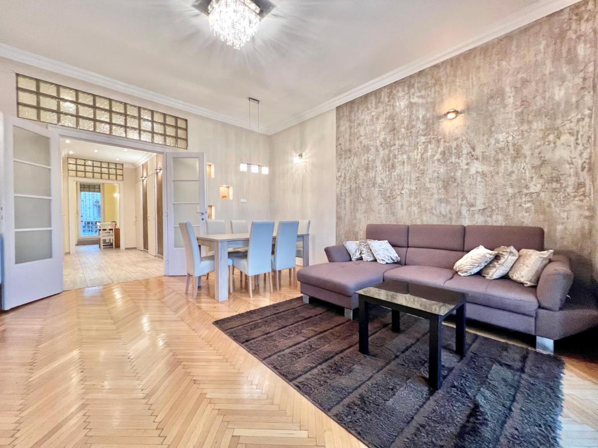 Exclusive Colourful Flat In The City บูดาเปสต์ ภายนอก รูปภาพ