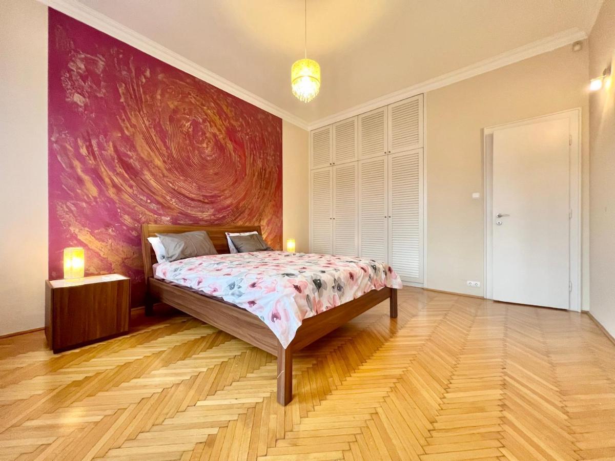 Exclusive Colourful Flat In The City บูดาเปสต์ ภายนอก รูปภาพ