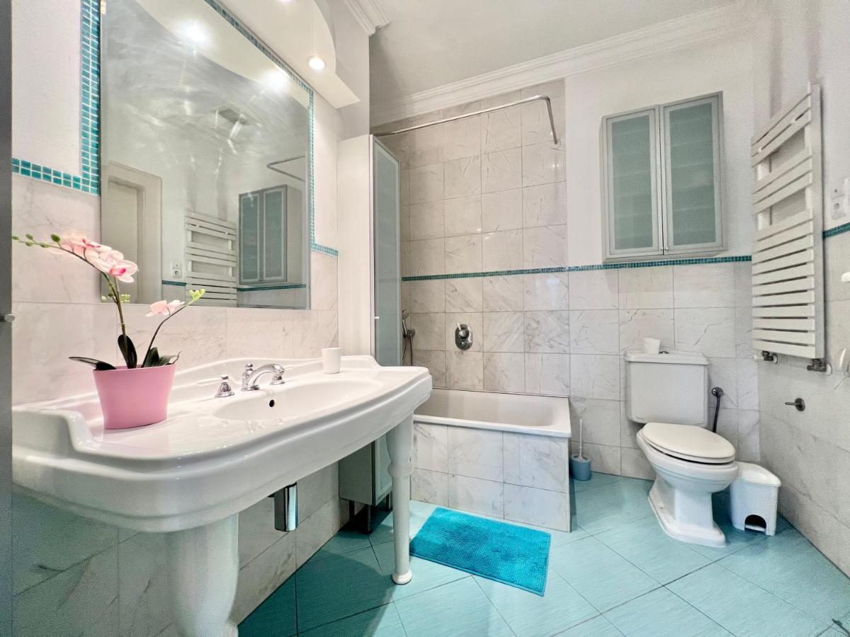 Exclusive Colourful Flat In The City บูดาเปสต์ ภายนอก รูปภาพ